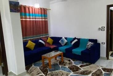 هتل Home And House