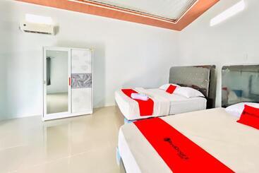 هتل Reddoorz At Mg House Siantar Timur