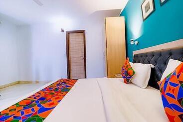 هتل Roomshala 173 Royal Inn Vinod Nagar