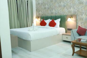 هتل Royal Delight Resort