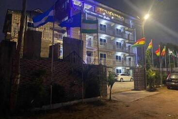 هتل Sokea Safari Lodge And Suites