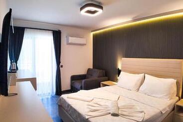 Mithat Otel - Kumluca