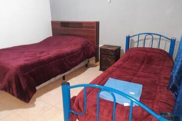 پانسیون Hostel El Submarino