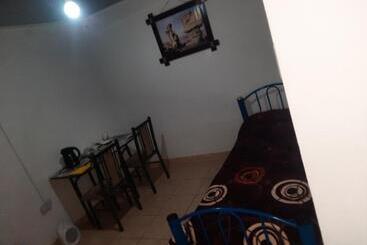 پانسیون Hostel El Submarino