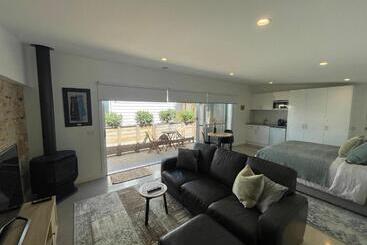 پانسیون Port Fairy Bnb   The Green Suite