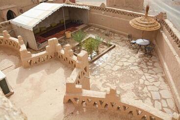 پانسیون Sahara House
