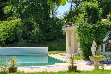 تختخواب و صبحانه Bergerac Chambre D Hôte Oiseaux De Paradis