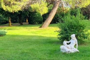 تختخواب و صبحانه Bergerac Chambre D Hôte Oiseaux De Paradis