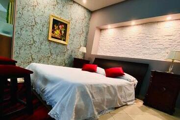 تختخواب و صبحانه Bianca Di Navarra House