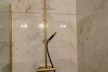 تختخواب و صبحانه Comfortable Stylish Room In City Centre Of The Hague