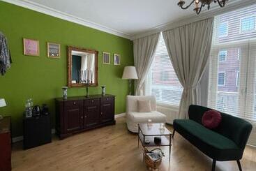 تختخواب و صبحانه Comfortable Stylish Room In City Centre Of The Hague