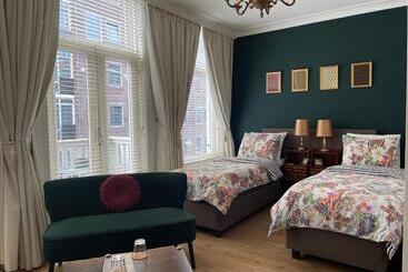 تختخواب و صبحانه Comfortable Stylish Room In City Centre Of The Hague