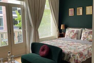 تختخواب و صبحانه Comfortable Stylish Room In City Centre Of The Hague