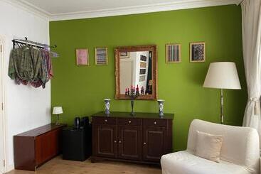 تختخواب و صبحانه Comfortable Stylish Room In City Centre Of The Hague