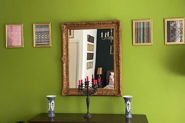تختخواب و صبحانه Comfortable Stylish Room In City Centre Of The Hague