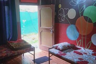 تختخواب و صبحانه Sanvi Dormitory