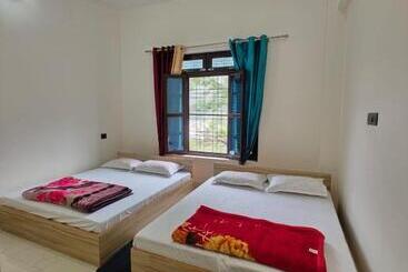 酒店 Abhishek Guest House