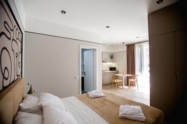 هتل Central Inn
