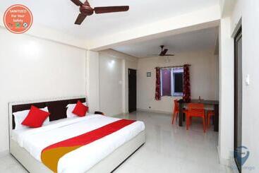 هتل Grand Resort Puri   Swimming Pool And Garden, Near Sea Beach And Temple Fully Air Conditioned