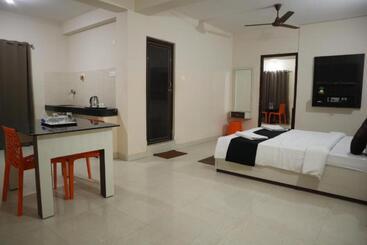 هتل Grand Resort Puri   Swimming Pool And Garden, Near Sea Beach And Temple Fully Air Conditioned