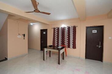 هتل Grand Resort Puri   Swimming Pool And Garden, Near Sea Beach And Temple Fully Air Conditioned