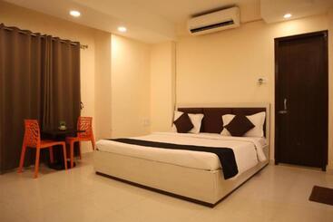 هتل Grand Resort Puri   Swimming Pool And Garden, Near Sea Beach And Temple Fully Air Conditioned