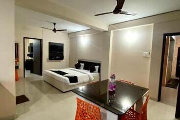 هتل Grand Resort Puri   Swimming Pool And Garden, Near Sea Beach And Temple Fully Air Conditioned