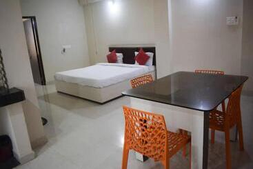 هتل Grand Resort Puri   Swimming Pool And Garden, Near Sea Beach And Temple Fully Air Conditioned