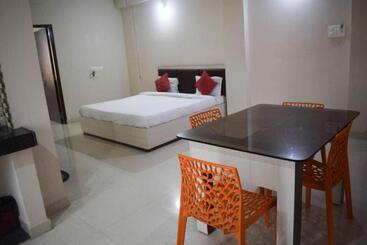 هتل Grand Resort Puri   Swimming Pool And Garden, Near Sea Beach And Temple Fully Air Conditioned