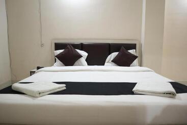 هتل Grand Resort Puri   Swimming Pool And Garden, Near Sea Beach And Temple Fully Air Conditioned