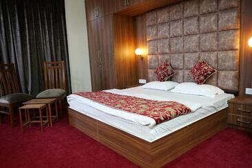 هتل Villa Homey Inn , Srinagar