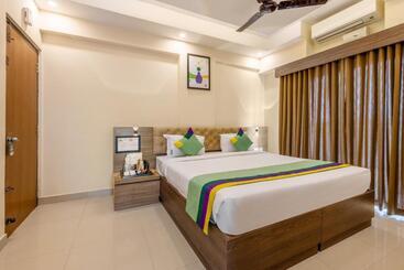 هتل Treebo Sky City Grand