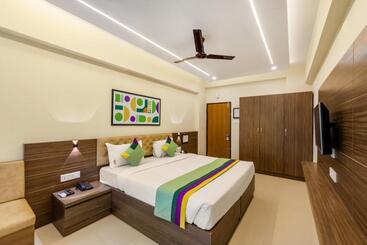 هتل Treebo Sky City Grand