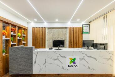 هتل Treebo Sky City Grand