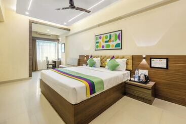 هتل Treebo Sky City Grand