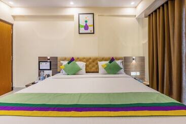 هتل Treebo Sky City Grand