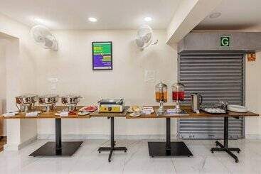 هتل Treebo Sky City Grand