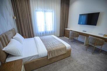 Ketrin Hotel Restaurant
