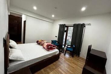 پانسیون Barcha Guest House