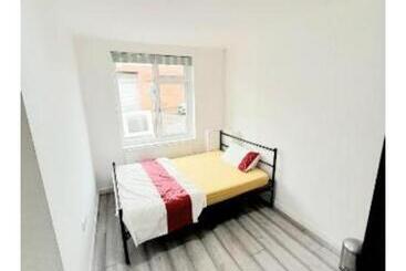 بنسيون Double Ensuite Room Free Parking