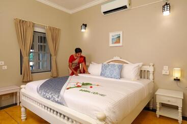 استراحتگاه Franco Tamil Villas