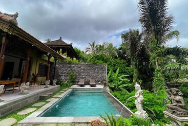 تختخواب و صبحانه Gunung Kawi Villa