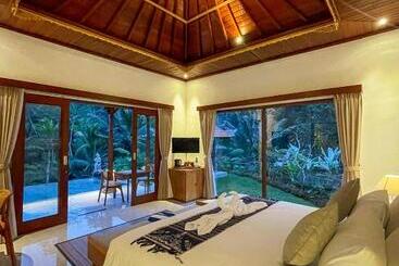 تختخواب و صبحانه Gunung Kawi Villa