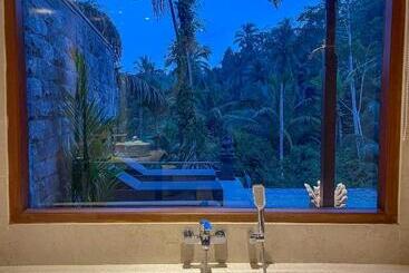 تختخواب و صبحانه Gunung Kawi Villa