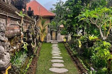 تختخواب و صبحانه Gunung Kawi Villa