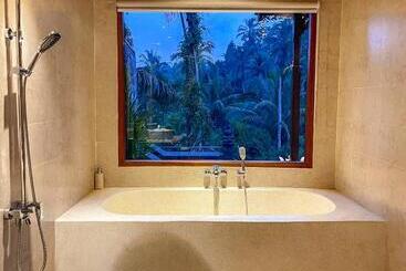 تختخواب و صبحانه Gunung Kawi Villa