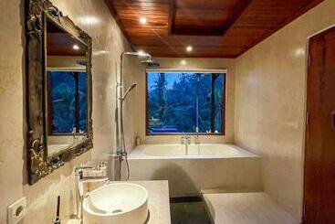 تختخواب و صبحانه Gunung Kawi Villa