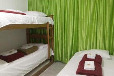 تختخواب و صبحانه Hostal Donde Alejo