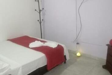 تختخواب و صبحانه Hostal Donde Alejo