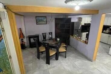 تختخواب و صبحانه Hostal Donde Alejo